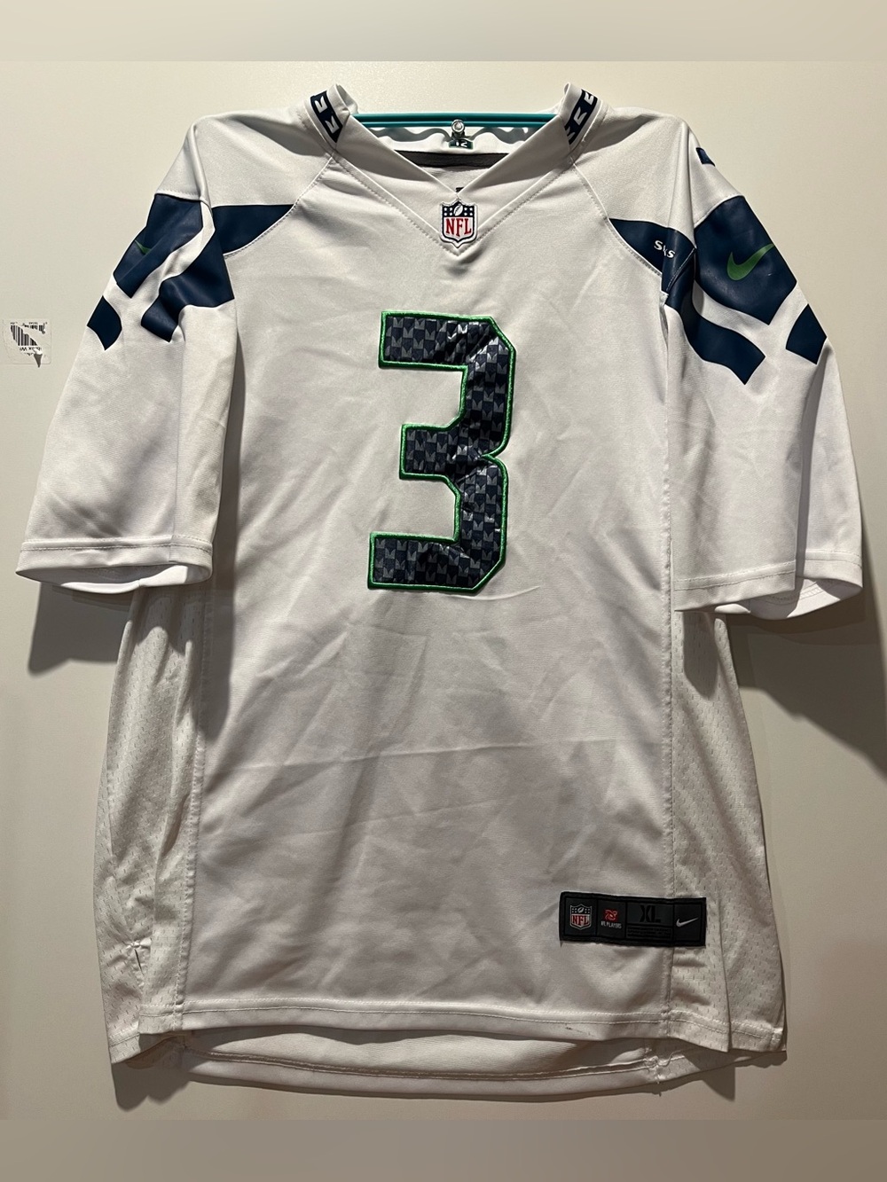 Nike Seattle Seahawks Russell
Wilson Jersey #3, Sz XL men’s
